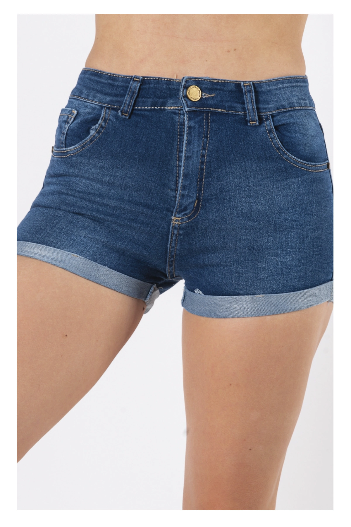 Short con ruedo hotsell